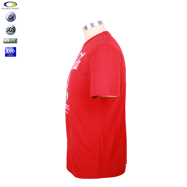 男士红色圆领印花T恤衫广告宣传